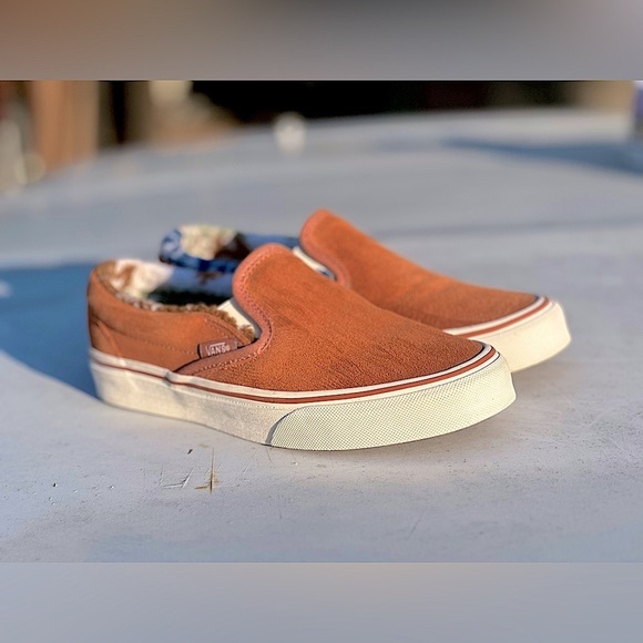 Vans Other - Vans — Suede Sherpa Classic Slip-Ons